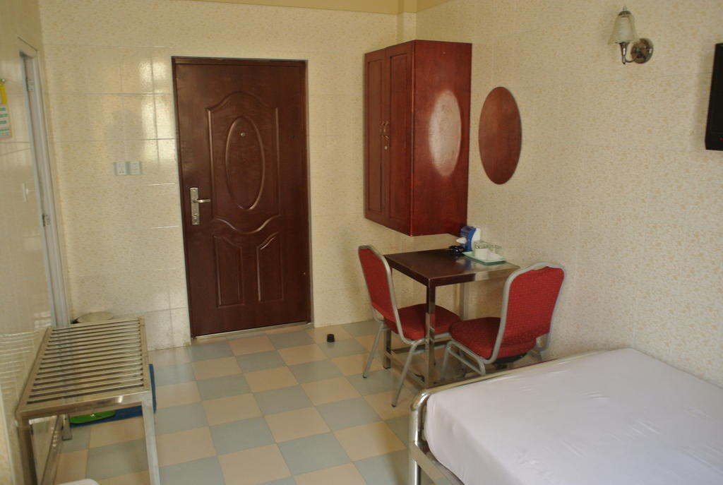 Hotel Shwe Eain Taw Γιανγκόν Εξωτερικό φωτογραφία