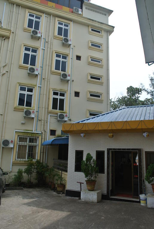 Hotel Shwe Eain Taw Γιανγκόν Εξωτερικό φωτογραφία