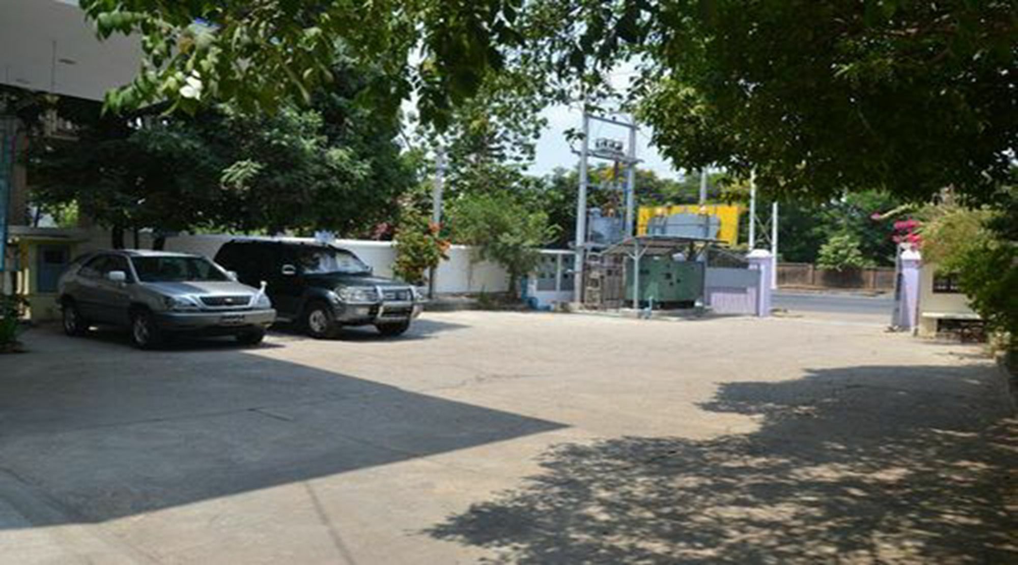 Hotel Shwe Eain Taw Γιανγκόν Εξωτερικό φωτογραφία
